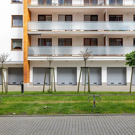 Duży Apartament z Parkingiem i Balkonem w Kołobrzegu by Noclegi Renters-2