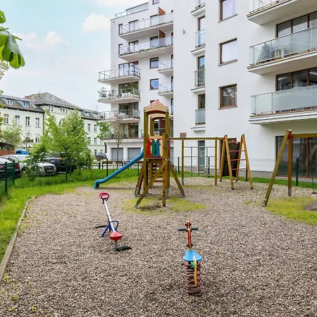 Duży Apartament z Parkingiem i Balkonem w Kołobrzegu by Noclegi Renters-3